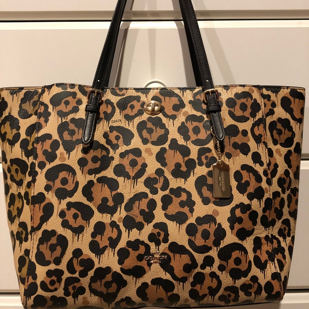 COACH Leather Tote- Price drop